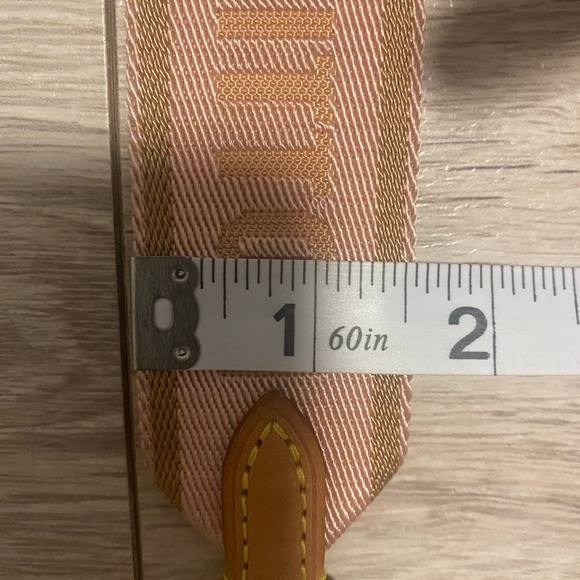LV Multi-Pochette Accessoires Pink Strap - Picture 6 of 10
